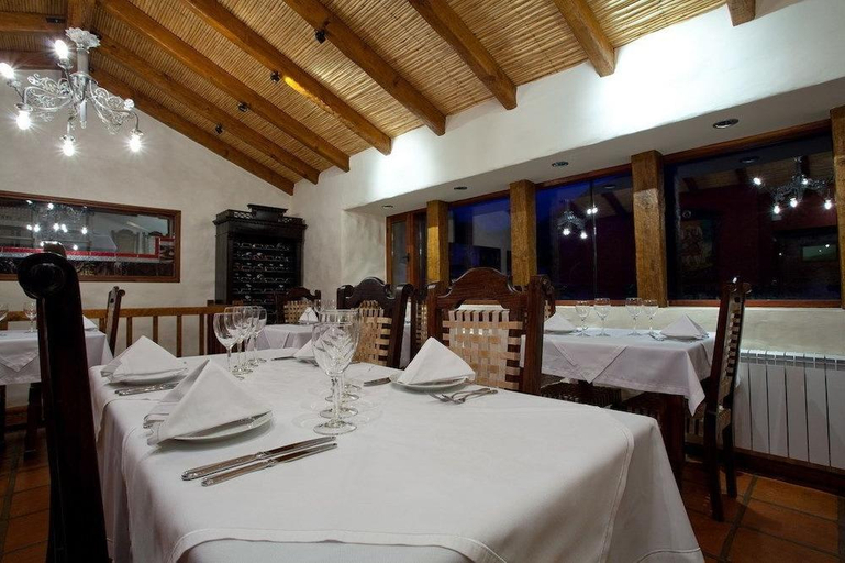 Food & Drinks 5, Marques de Tojo Hotel, Tumbaya