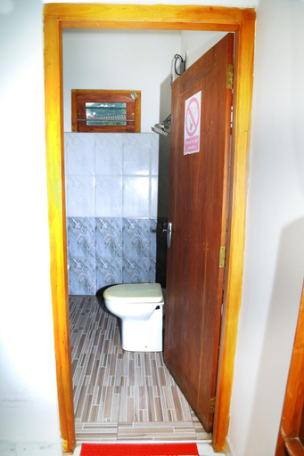 Bathroom 1, Sun Shades View Residence, Imaduwa