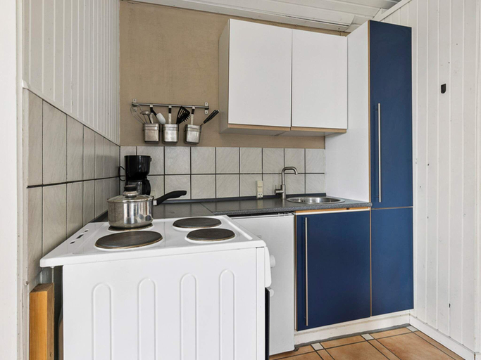 Kitchen 2, Comfortable 6-Person Holiday Park Home in Vipperød, Holbæk