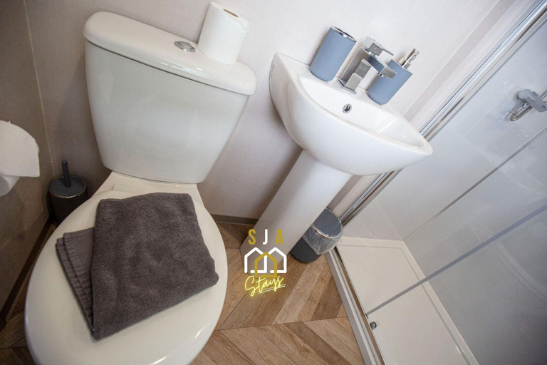 Bathroom 3, Grantown Get Away - SJA Stays - Modern 2 Bed Static, Highland