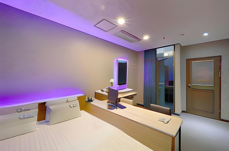 Bedroom 3, Nampo Comma Hotel, Jung