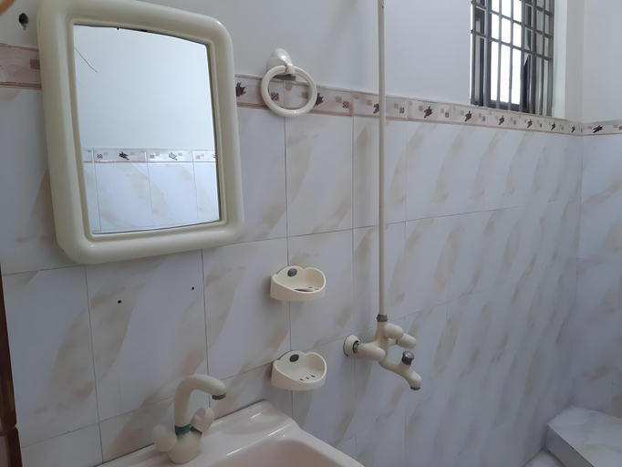 Bathroom, Regal Guest House, Bahawalpur