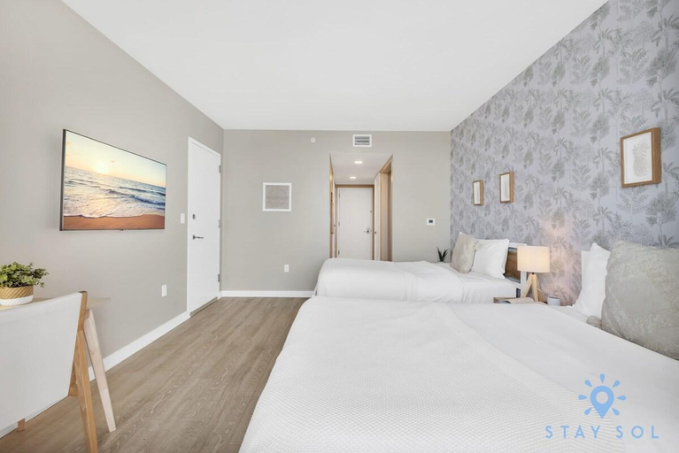 Bedroom 3, Spectacular Apartment w/Balcony+ Pool+ Near Beach, Broward