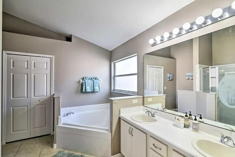 Bathroom 3, 4 Bed Villa in Kissimmee, Orlando, Osceola