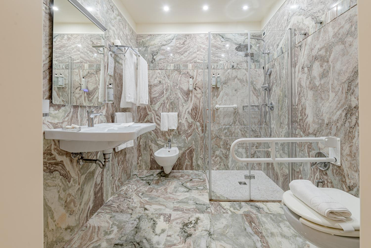 Bathroom 5, La Paloma Blanca Hotel, Agrigento