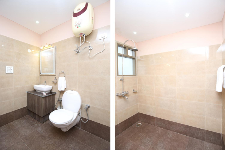 Bathroom 4, Hotel Platina Derabassi, Sahibzada Ajit Singh Nagar