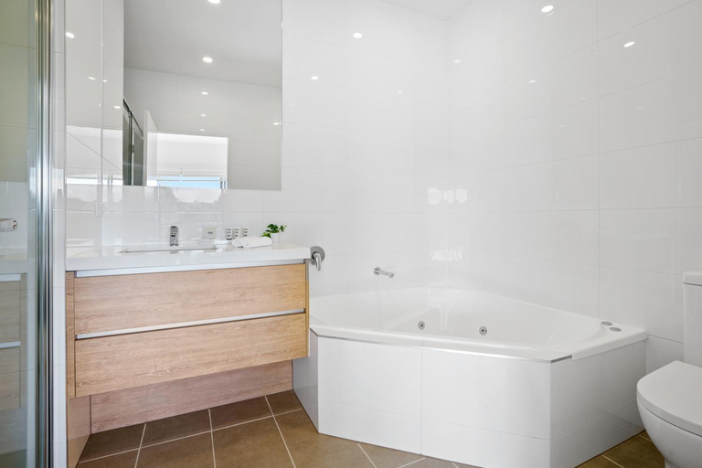 Bathroom 3, Hidden Valley Resort, Mitchell - South