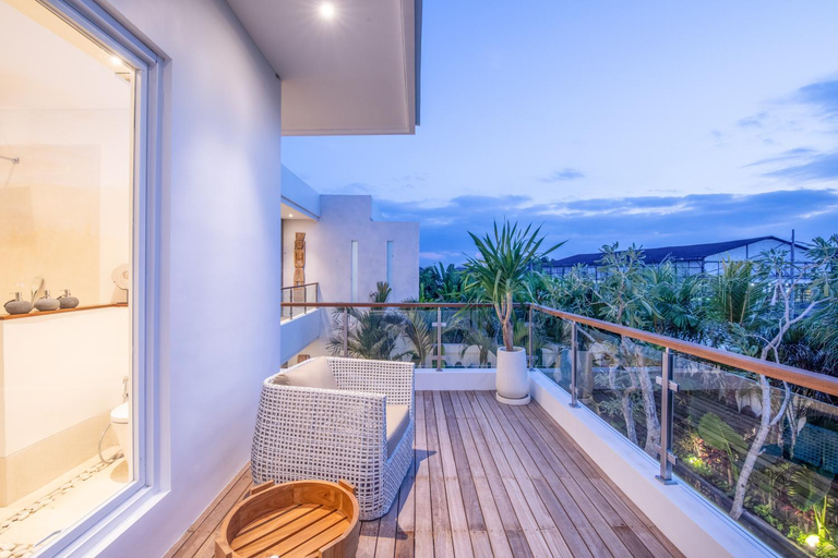 3, Seaside Luxury: 4BR Villa, 400m to Finns, Canggu, Badung