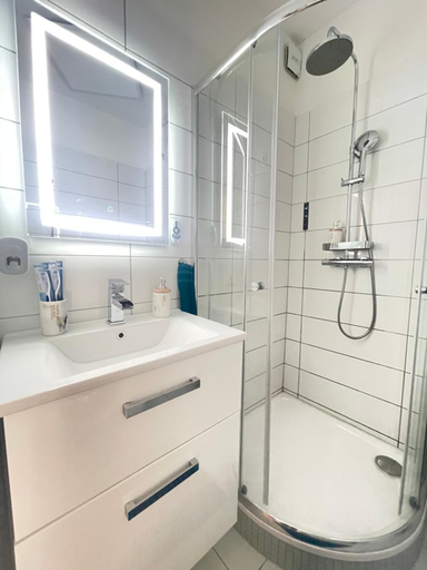 Bathroom 2, Alpesi Apartman Downtown, Sopron-Fertőd