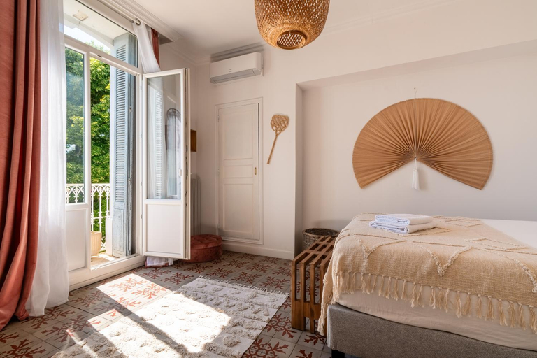 Bedroom 2, Coeur Cristal - Maison de maitre & Ecolodge avec piscine et jardin, Hérault