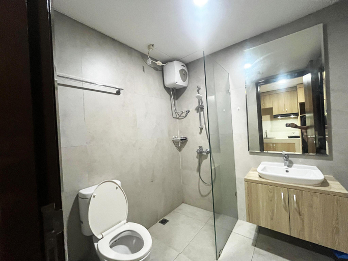 Bathroom, Pollux Chadstone Apartment by Namastay Inn, Cikarang