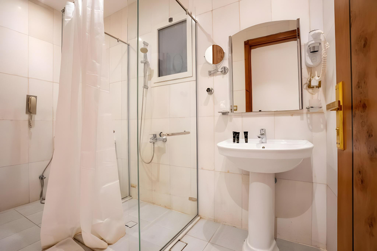 Bathroom 4, بلاتينيوم الخمسين, Taif