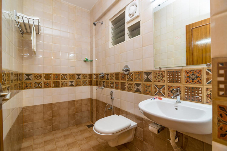 Bathroom, di CASA, North Goa