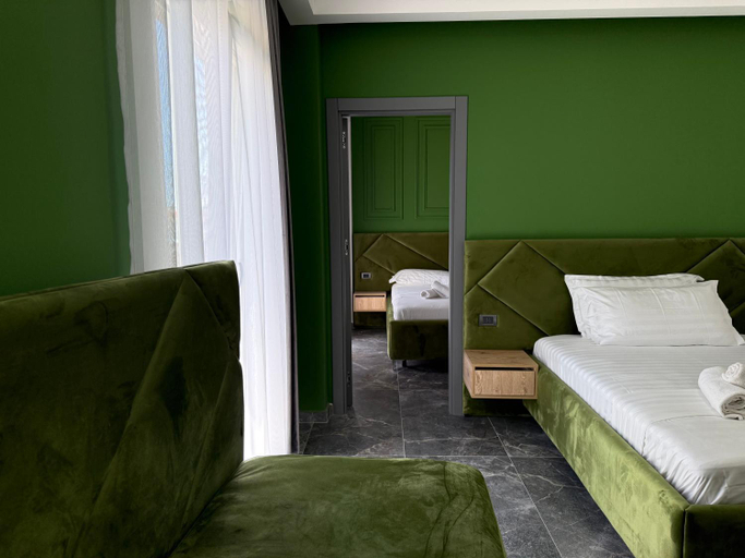 Others 4, Hotel Leodori 2, Lezhës