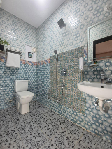 Bathroom 3, Laliguras Villa Beachside Escape - 100m from Candolim Beach, North Goa