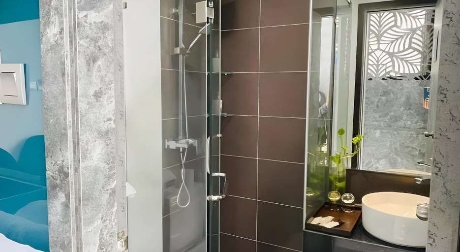 Bathroom 4, Cali Hotel Books Da Nang, Da Nang