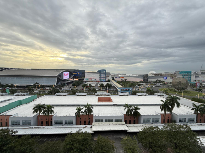 Others 5, Sea Residences Mall of Asia- Jerson, Pasay City