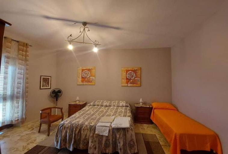 Bedroom, Torre Adelasia, Enna