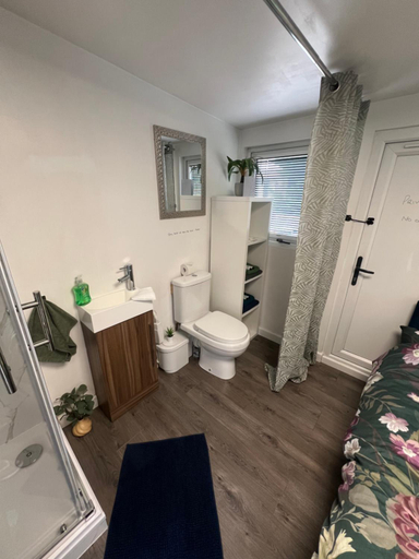 Bathroom, Small quirky studio, Oxfordshire