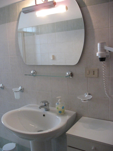 Bathroom 3, I Colori Del Sole, Catania