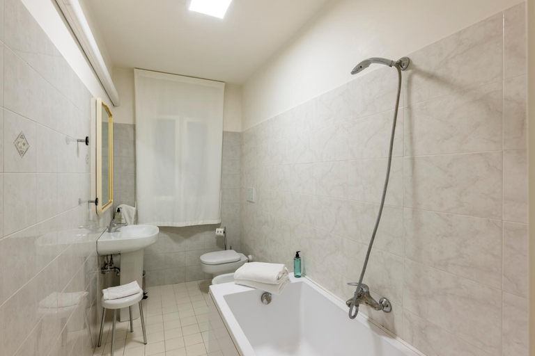 Bathroom 2, Savoia e jolanda Apartments, Venezia