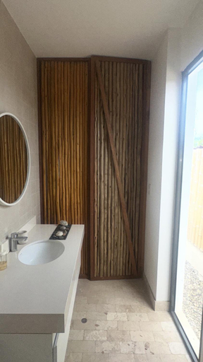 Bathroom 5, Las casitas del norte, Contralmirante Villar