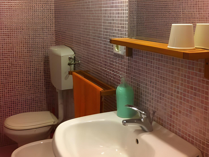 Bathroom 2, Il Sole, Barletta-Andria-Trani