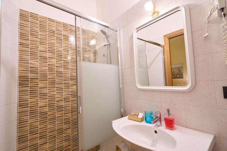 Bathroom 3, Hotel Ascot, Rome