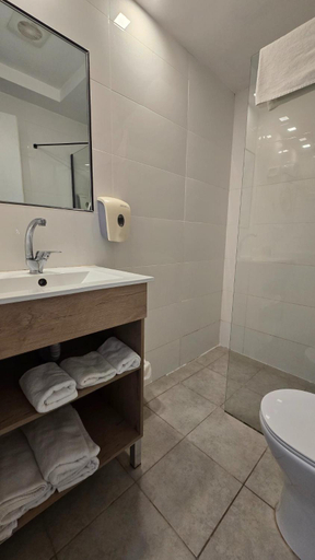 Bathroom 2, Shoresh Green Hills Hotel