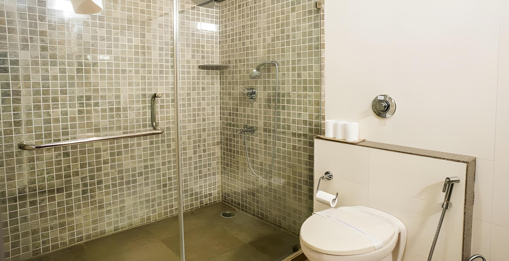 Bathroom 4, Little Chef Hotel, Kanpur Nagar