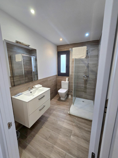 Bathroom 3, SM Apartments Station, Lleida