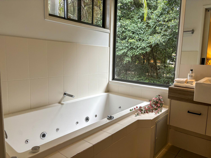 Bathroom 2, Tranquil Getaways On Obi Maleny, Caloundra - Hinterland