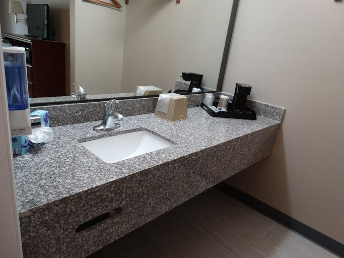 Bathroom, Deerfield Inn, Greene