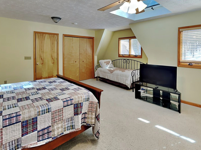 Bedroom 2, Walnut Cellars by Taylor Made Deep Creek, Garrett