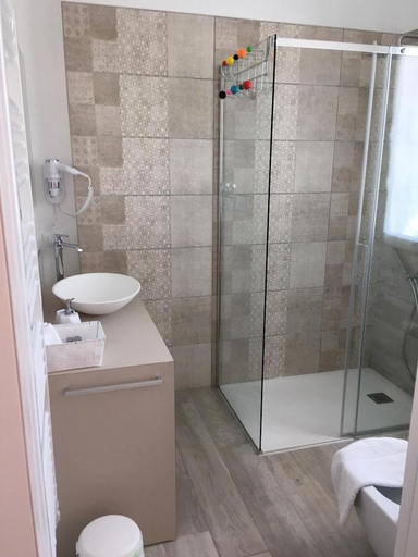 Bathroom 5, Villa Josephine B&B, Brescia
