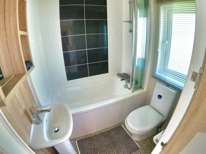 Bathroom 4, Lula Lodge, North Yorkshire
