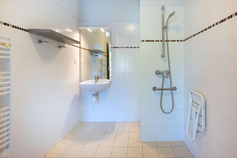 Bathroom 4, Residence Odalys Le Petit Pont, Gironde