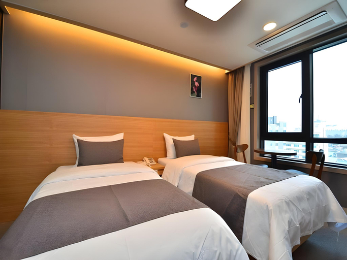 Bedroom 2, fullmoonhotel, Jung