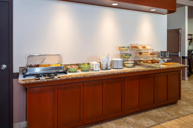 Food & Drinks 4, Quality Inn & Suites Lethbridge East, Division No. 2