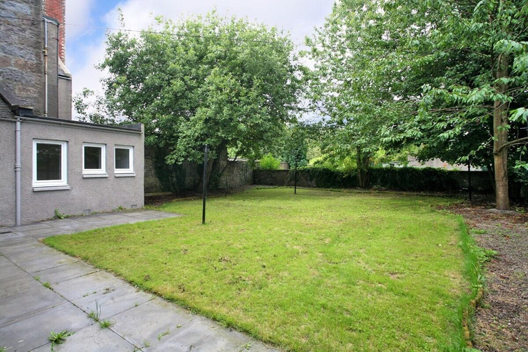 Others 5, Apartment B, Aberdeen