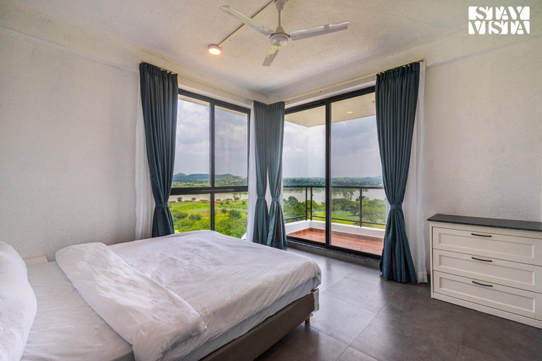 Bedroom 2, Cascading Valleys by StayVista , Nashik