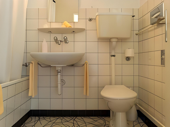 Bathroom 5, Jungfrau Hotel, Interlaken