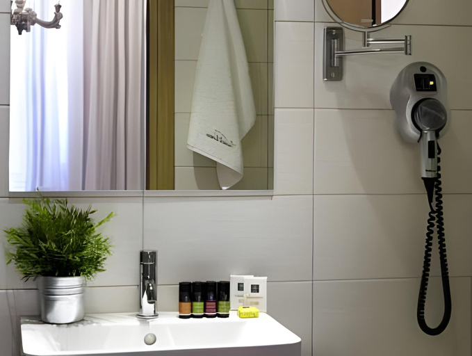 Bathroom 4, Sweet Home Hotel, Attica