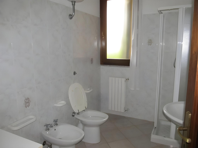 Bathroom 2, B&B Gianni e Pia, Olbia-Tempio