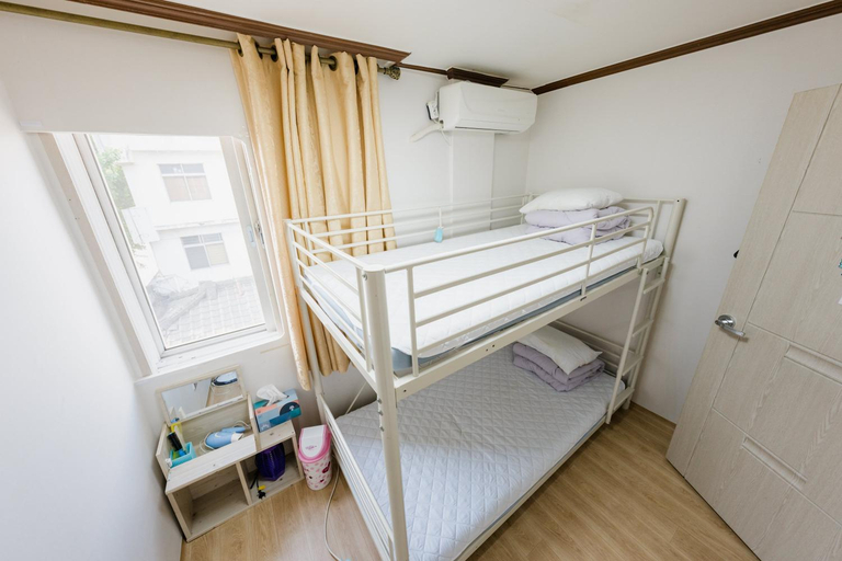Bedroom 2, Panda Guesthouse, Buk