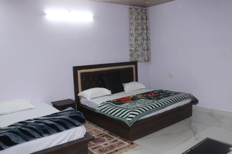 Bedroom 3, Hotel Shri Anand (Berinag,UK), Pithoragarh