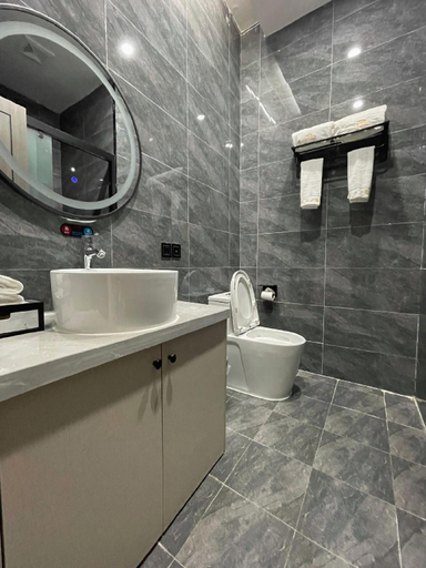 Bathroom 3, ホテル, Changji Hui