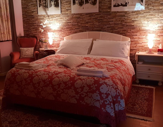 Bedroom 2, B&B Family Home, Cremona