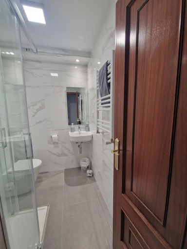 Bathroom 2, Hospedaje Jose Rey, A Coruña