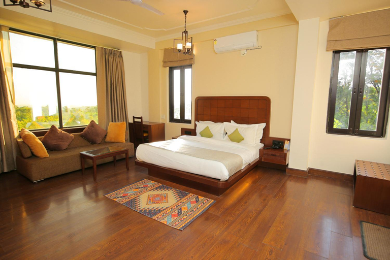 Bedroom 2, White Ridge Hotel, Kangra